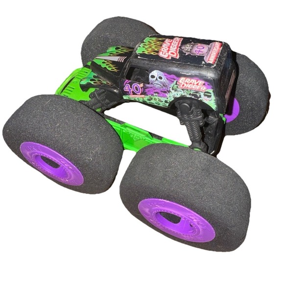 Spin Master | Toys | Monster Jam Grave Digger 4th Anniversary Ramp ...